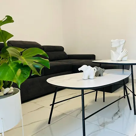 Stella's Petite Psakoudia