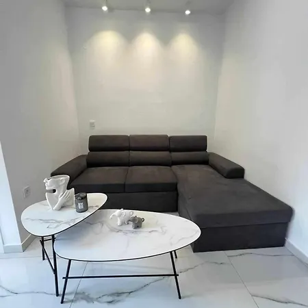 Stella's Petite Psakoudia