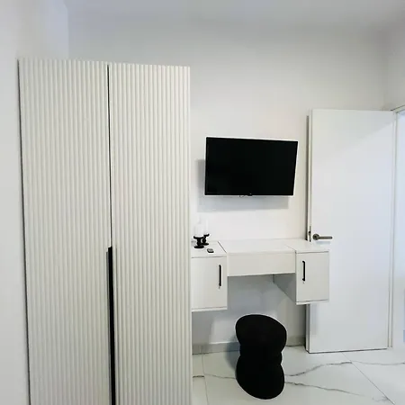 Stella's Petite Psakoudia